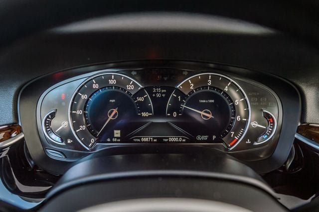 Used 2019 BMW 540i w/ M Sport Package RWD image 18