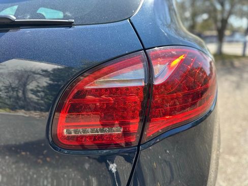 Used 2013 Porsche Cayenne AWD/4WD image 10