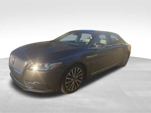 Used 2017 Lincoln Continental Select FWD image 3