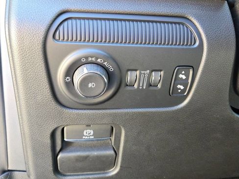 Used 2023 Jeep Wagoneer Series III w/ Rear Seat Video Group 1 AWD/4WD image 27