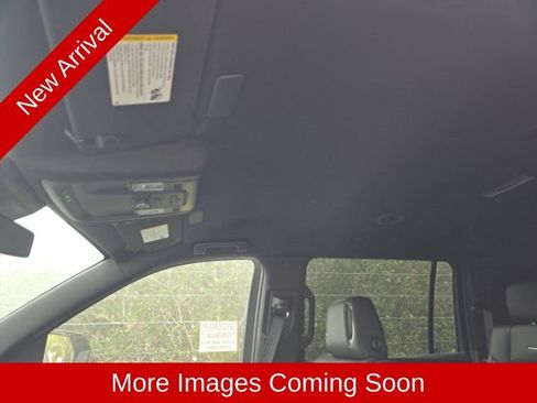 Used 2024 Cadillac Escalade ESV Luxury RWD image 10