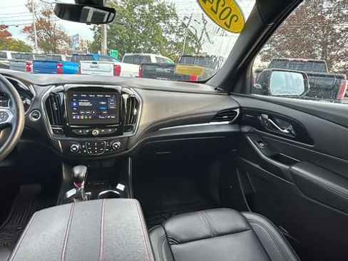 Certified 2024 Chevrolet Traverse RS FWD image 26