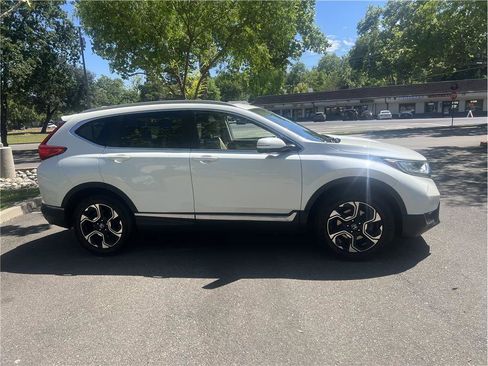 Used 2017 Honda CR-V Touring image 8