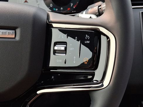 Used 2025 Land Rover Range Rover Evoque S image 24