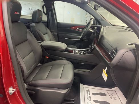 New 2026 Chevrolet Traverse Z71 w/ Enhanced Driving Package AWD/4WD image 16