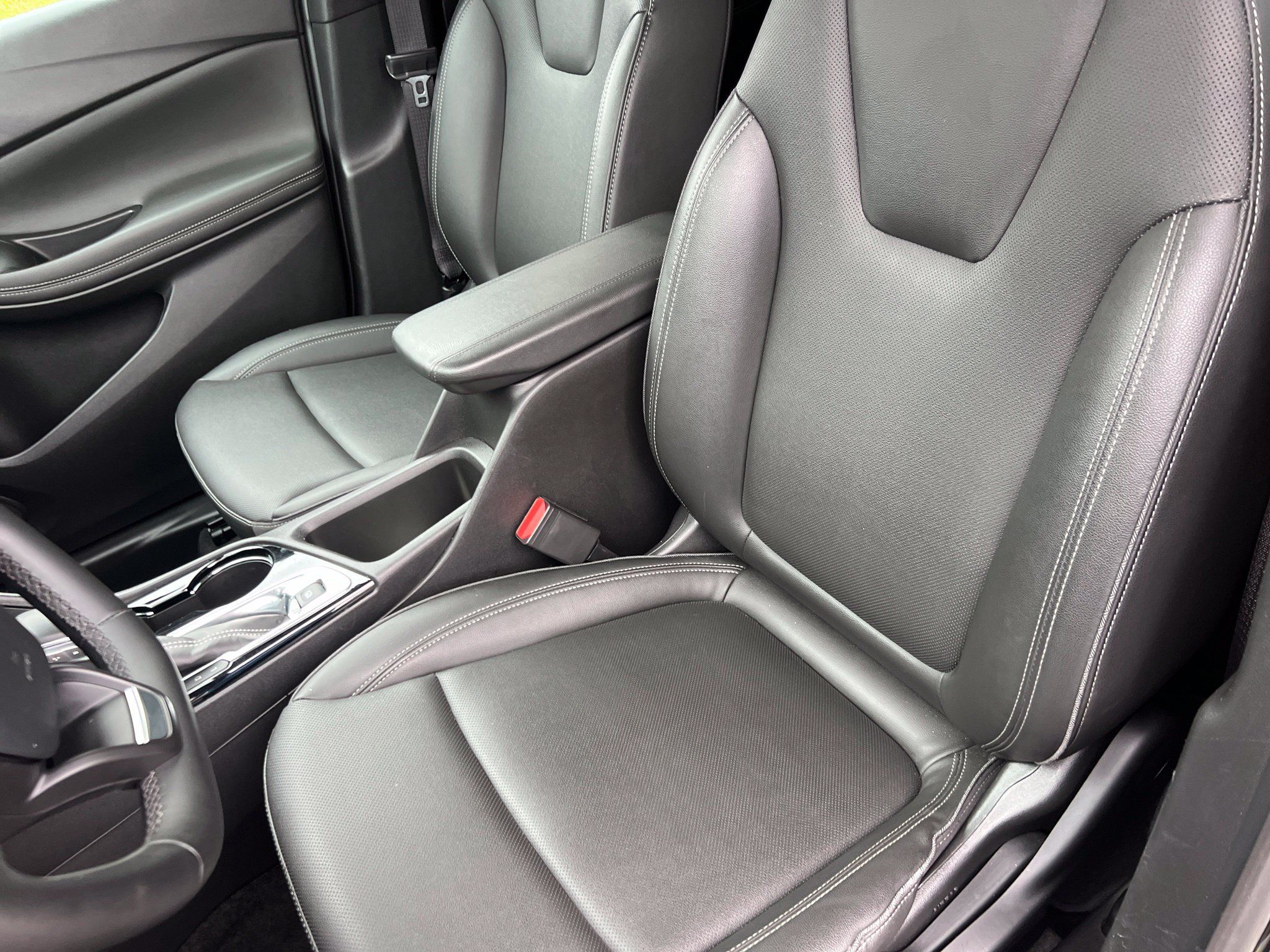 Used 2024 Buick Encore GX Sport Touring FWD image 12