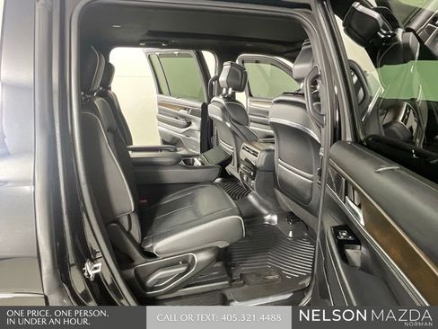 Used 2022 Jeep Grand Wagoneer Series II AWD/4WD image 15
