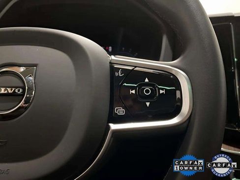 Used 2023 Volvo XC60 B5 Plus image 39