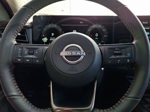 Used 2025 Nissan Kicks SR w/ SR Premium Package AWD/4WD image 20