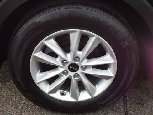 Used 2019 Kia Sorento L FWD image 43
