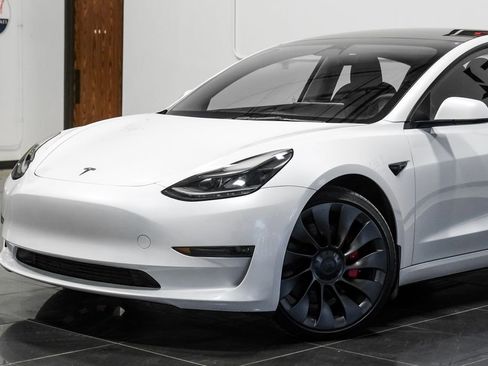 Used 2023 Tesla Model 3 Performance image 9