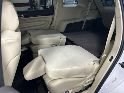 Used 2019 Lincoln MKT AWD image 37