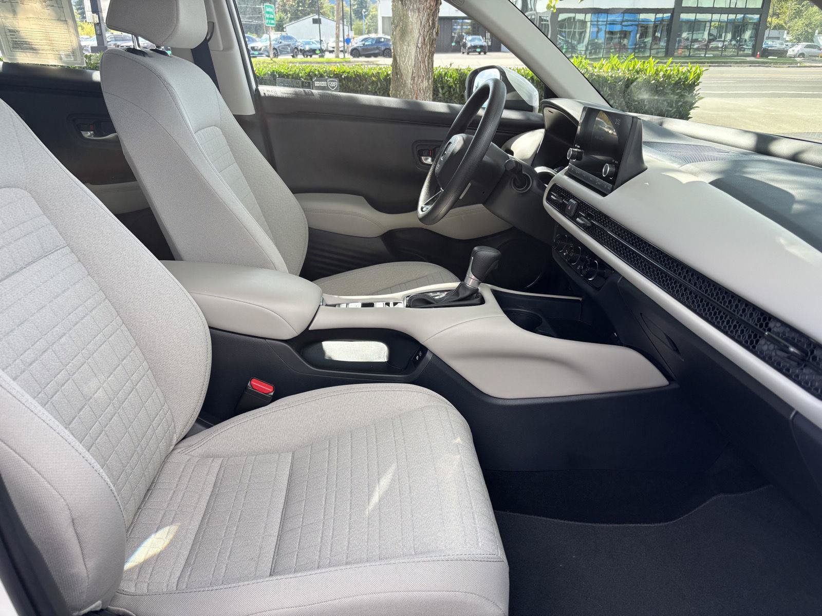 Used 2025 Honda HR-V LX image 22
