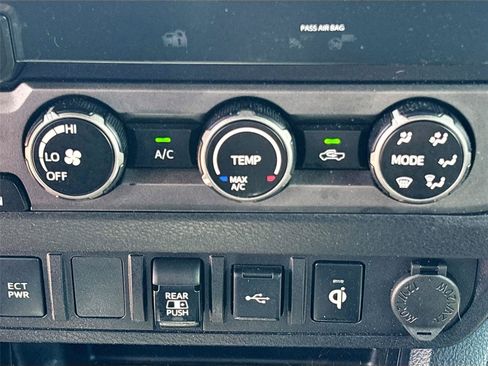 Used 2020 Toyota Tacoma TRD Sport RWD image 15