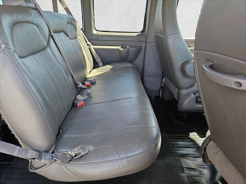 Used 2018 Chevrolet Express 2500 LS RWD image 23