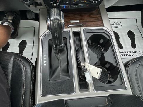 Used 2018 Ford F150 Lariat w/ Equipment Group 501A Mid AWD/4WD image 29