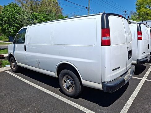 Used 2021 Chevrolet Express 2500 RWD image 6