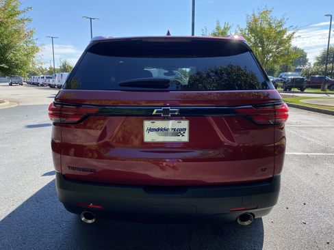 Used 2023 Chevrolet Traverse LT w/ Midnight/Sport Edition FWD image 8