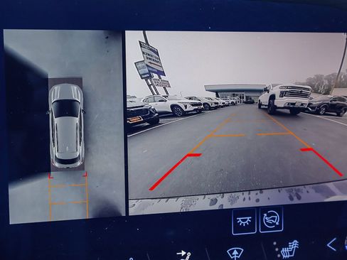 Used 2024 Chevrolet Equinox EV LT image 6