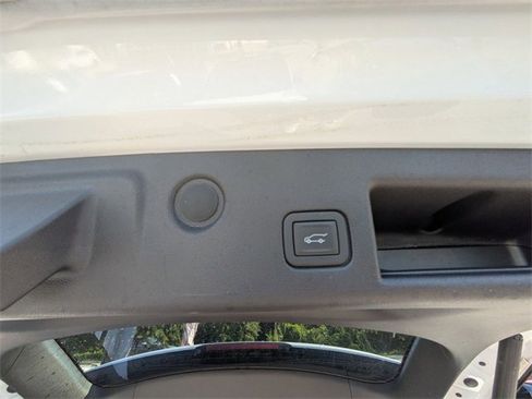 Used 2024 Chevrolet Equinox LT image 34