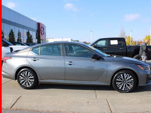 Certified 2024 Nissan Altima 2.5 SV image 6