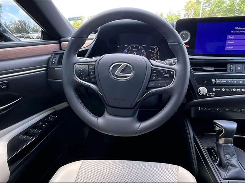 Used 2024 Lexus ES 350 w/ Premium Package image 6