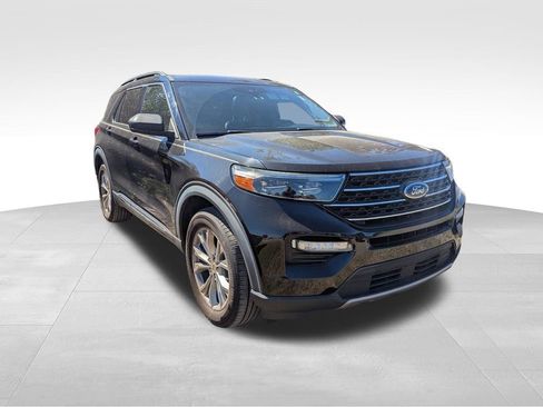 Used 2020 Ford Explorer XLT w/ Equipment Group 202A image 6