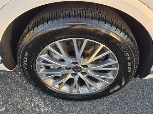 Used 2025 Genesis GV80 2.5T Standard image 17