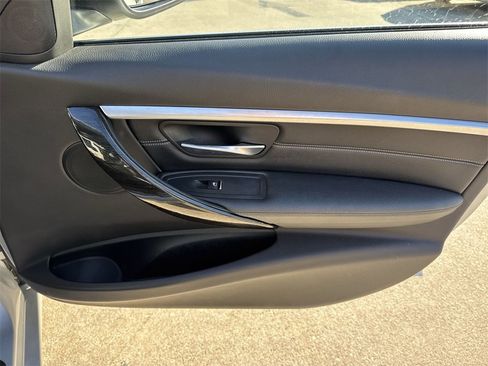 Used 2018 BMW 330i xDrive Wagon image 44