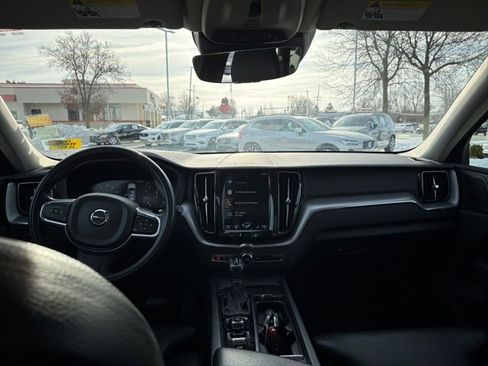 Used 2019 Volvo XC60 T5 Momentum w/ Multimedia Package image 15