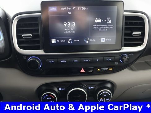 Used 2023 Hyundai Venue SEL image 14