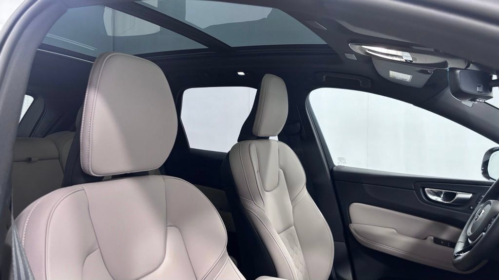 Certified 2026 Volvo XC60 B5 Plus AWD/4WD image 19