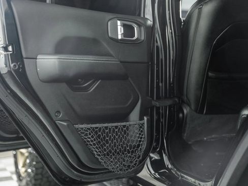 Used 2020 Jeep Wrangler Unlimited Sahara image 39