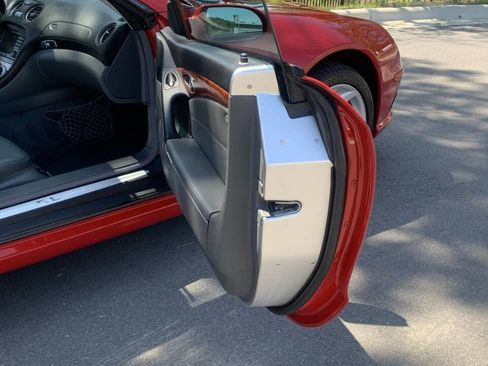 Used 2005 Mercedes-Benz SL 500 image 32