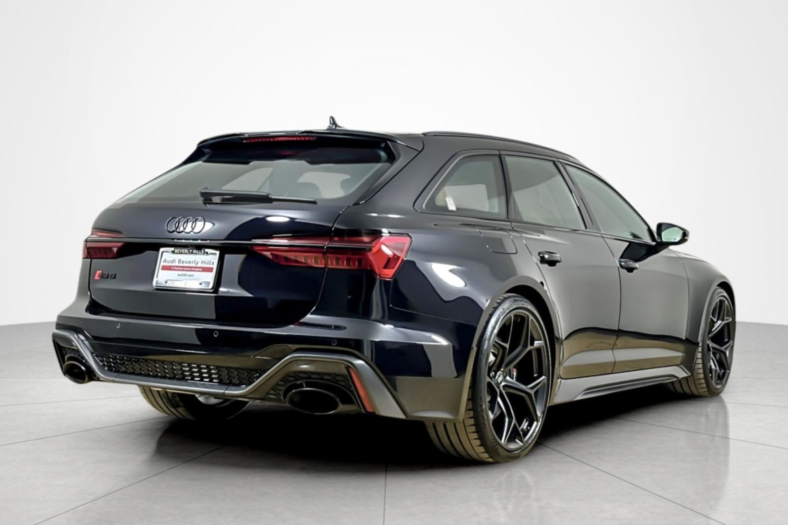 Used 2024 Audi RS 6 performance w/ Matte Carbon Package AWD/4WD image 5