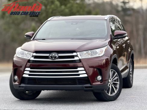 Used 2019 Toyota Highlander XLE image 1