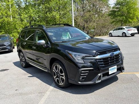 Used 2023 Subaru Ascent Touring AWD/4WD image 2