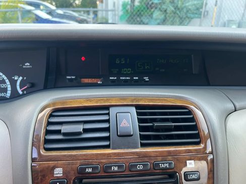 Used 2000 Toyota Avalon XLS FWD image 10