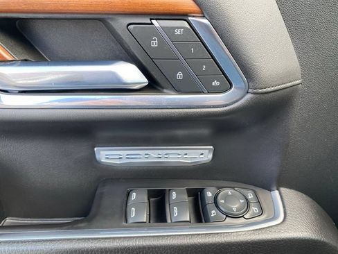Used 2022 GMC Sierra 1500 Denali w/ Denali Reserve Package AWD/4WD image 11