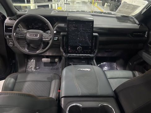 Used 2026 GMC Yukon AT4 w/ AT4 Premium Package AWD/4WD image 31