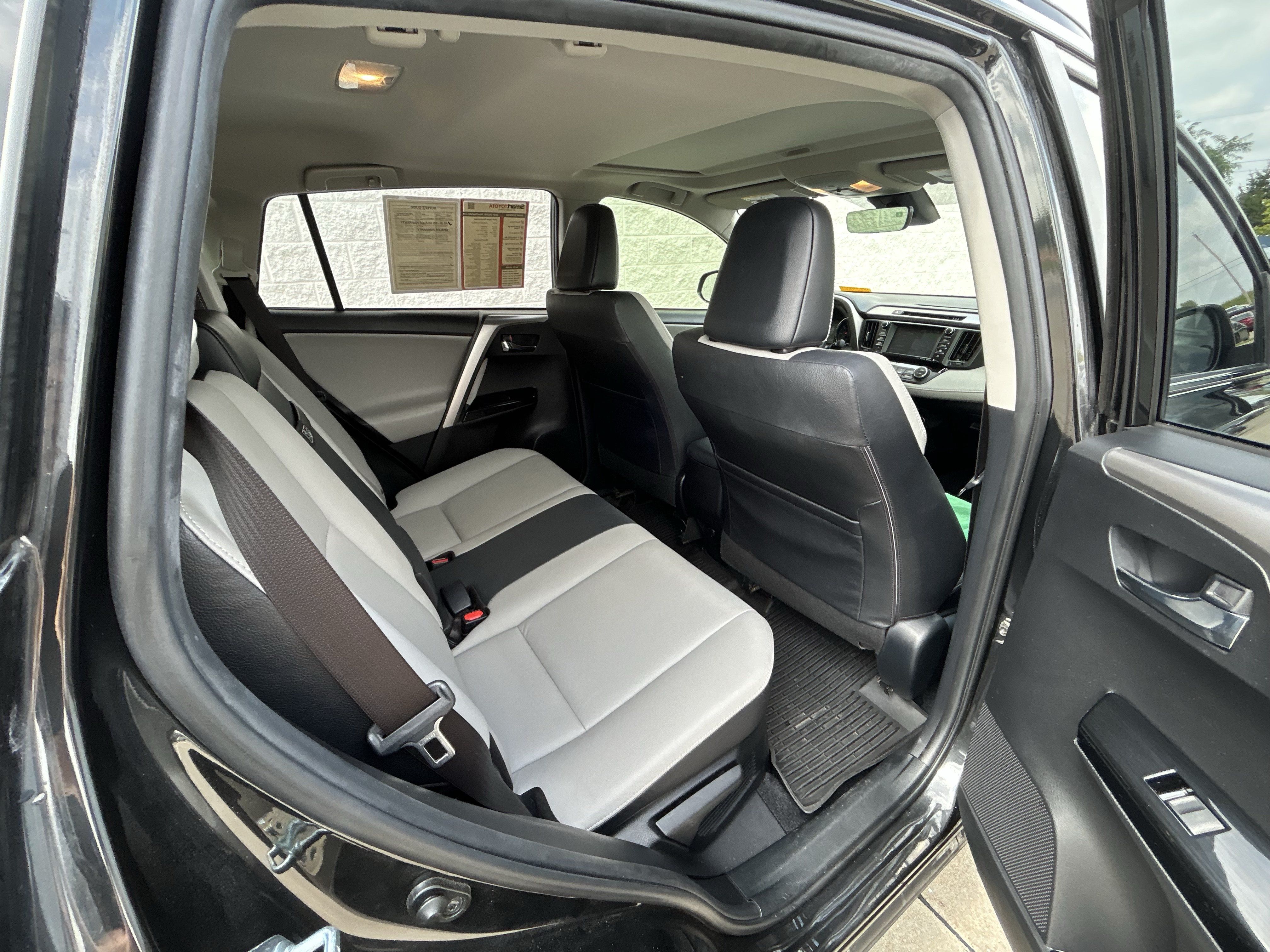 Used 2018 Toyota RAV4 Limited w/ Advanced Technology Package AWD/4WD image 12