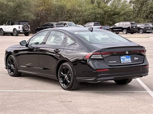 Used 2025 Honda Accord SE image 4