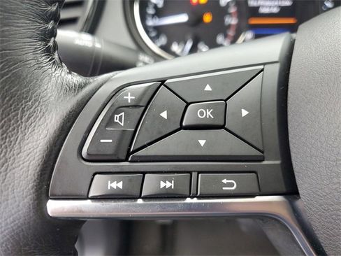 Used 2019 Nissan Rogue SV image 24