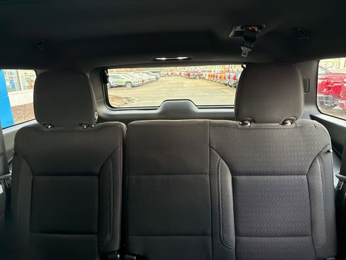 Used 2023 Chevrolet Suburban LS image 15