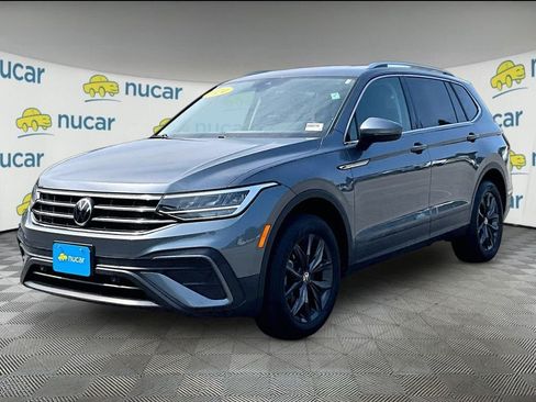Used 2024 Volkswagen Tiguan SE AWD/4WD image 3