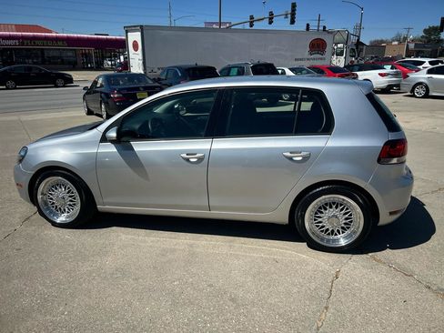 Used 2014 Volkswagen Golf 4-Door FWD image 6
