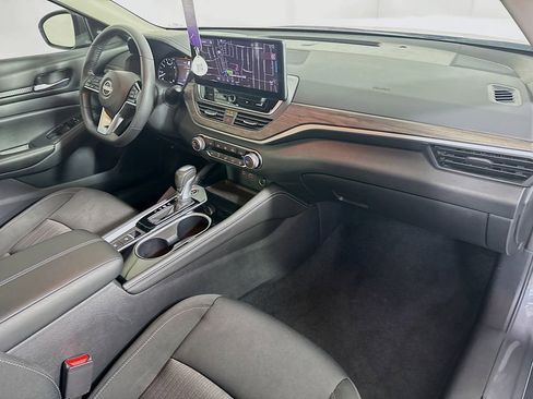 Used 2024 Nissan Altima 2.5 SV w/ SV Premium Package FWD image 35