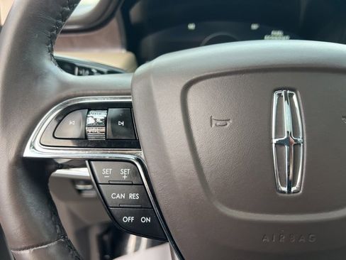 Used 2023 Lincoln Nautilus Reserve image 29