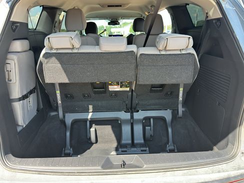 Used 2026 Toyota Sienna LE AWD/4WD image 32