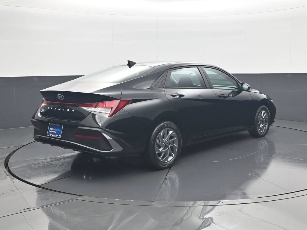 Certified 2024 Hyundai Elantra SEL FWD image 6